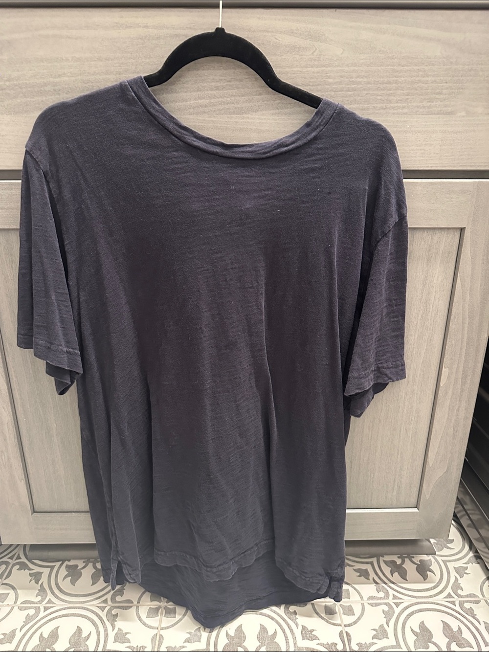 1901 Men's Short Sleeve Crew Tee in Charcoal Black